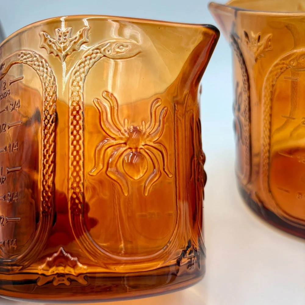 Cook With Color CWC Amber Glass Measuring Cup Set Spider Bat Snake Halloween